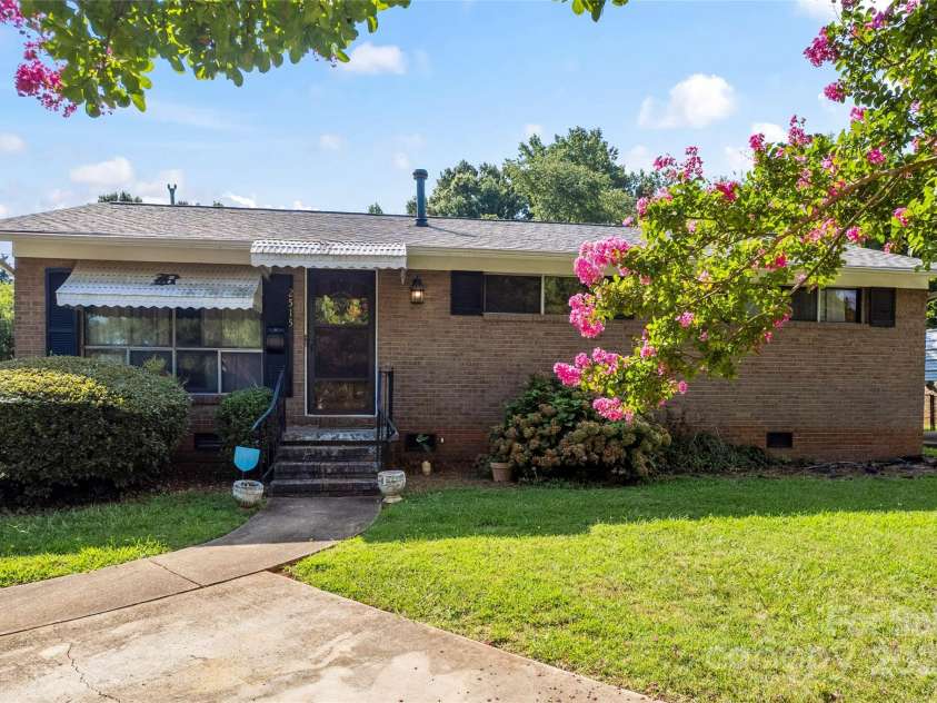 2515 Alleghany Street, Charlotte, NC 28208.  MLS# CAR4286056, YatesRealty ID 31429. 