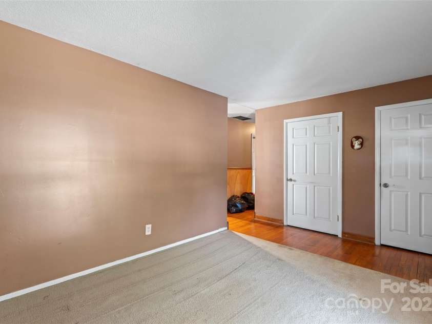 2515 Alleghany Street, Charlotte, NC 28208.  MLS# CAR4286056, YatesRealty ID 31429. 
