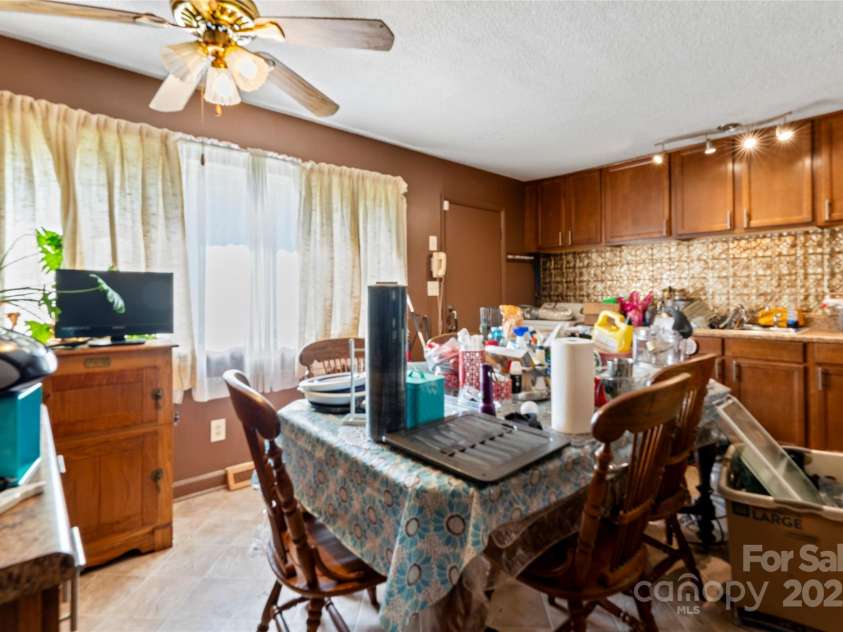 2515 Alleghany Street, Charlotte, NC 28208.  MLS# CAR4286056, YatesRealty ID 31429. 