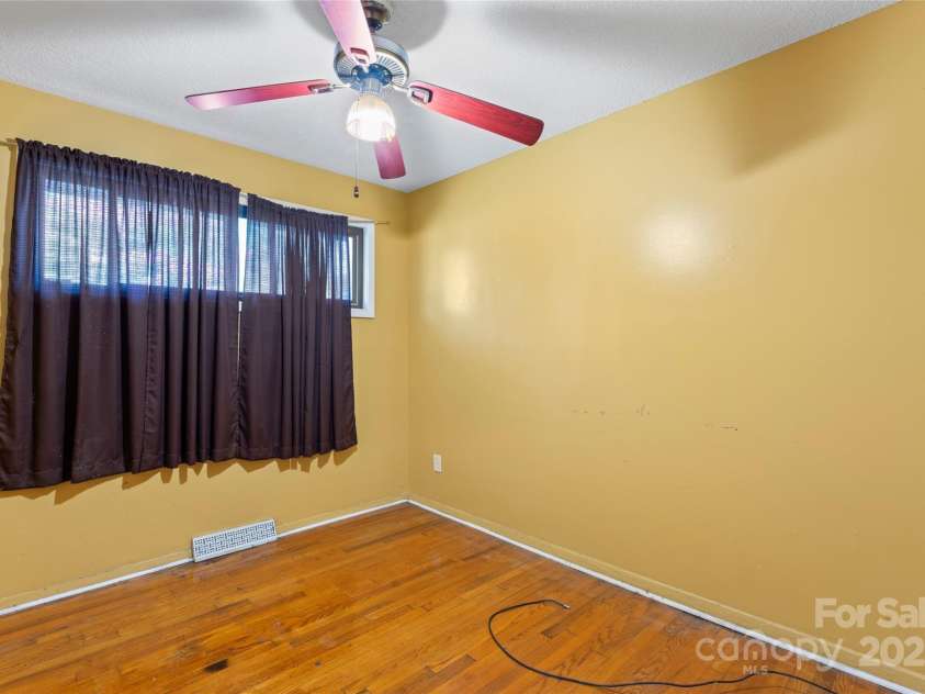 2515 Alleghany Street, Charlotte, NC 28208.  MLS# CAR4286056, YatesRealty ID 31429. 