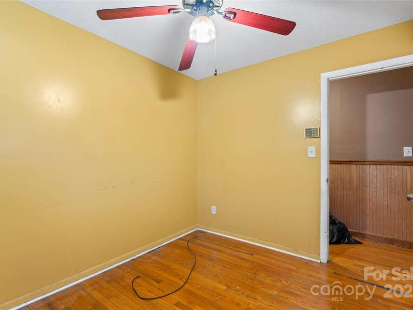2515 Alleghany Street, Charlotte, NC 28208.  MLS# CAR4286056, YatesRealty ID 31429. 