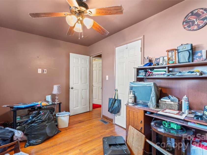 2515 Alleghany Street, Charlotte, NC 28208.  MLS# CAR4286056, YatesRealty ID 31429. 