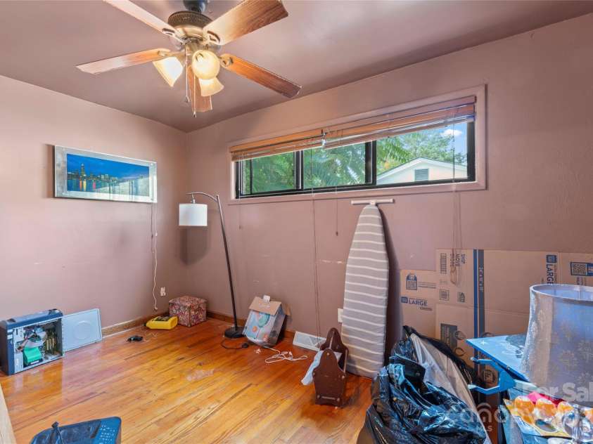 2515 Alleghany Street, Charlotte, NC 28208.  MLS# CAR4286056, YatesRealty ID 31429. 