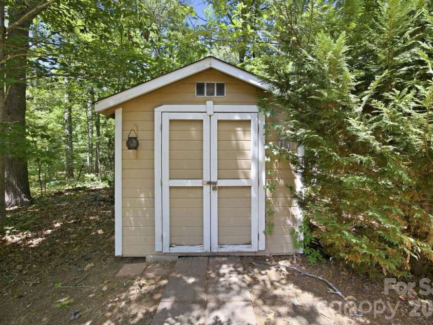 3208 Continental Drive, Monroe, NC 28110.  MLS# CAR4381775, YatesRealty ID 31429. 