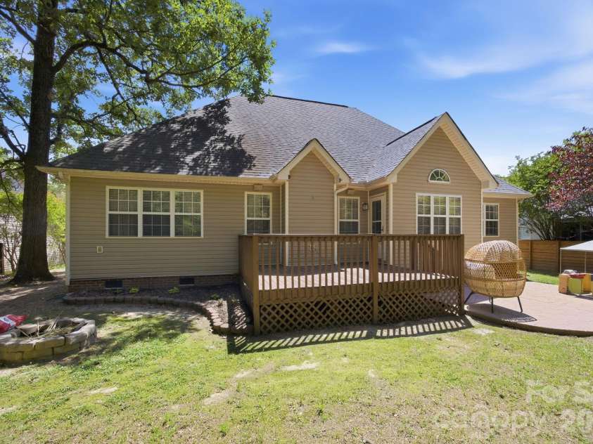 3208 Continental Drive, Monroe, NC 28110.  MLS# CAR4381775, YatesRealty ID 31429. 