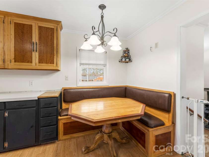 210 Avondale Drive, Lexington, NC 27295.  MLS# CAR4353963, YatesRealty ID 3143. 