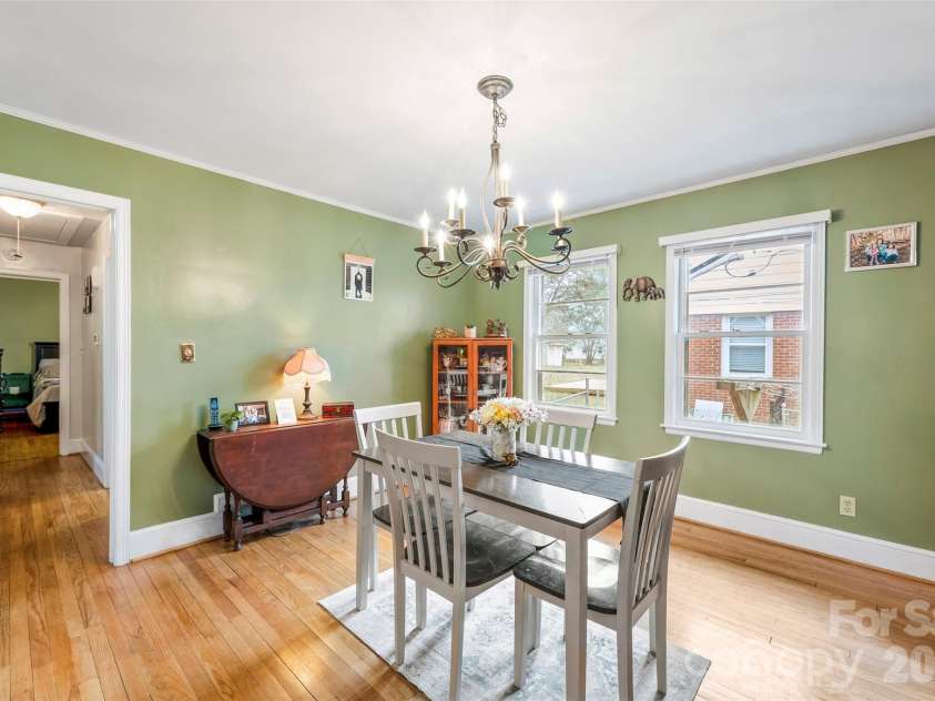 210 Avondale Drive, Lexington, NC 27295.  MLS# CAR4353963, YatesRealty ID 3143. 