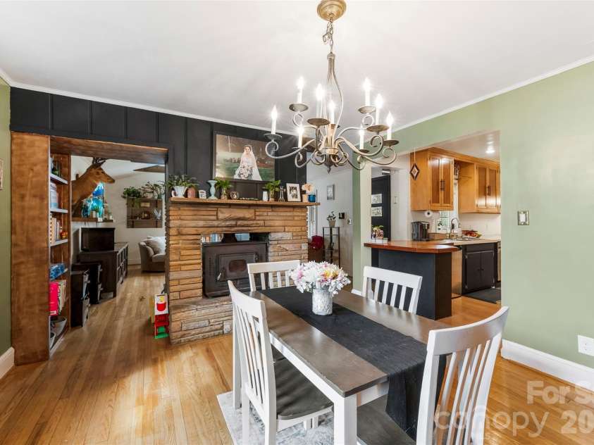 210 Avondale Drive, Lexington, NC 27295.  MLS# CAR4353963, YatesRealty ID 3143. 