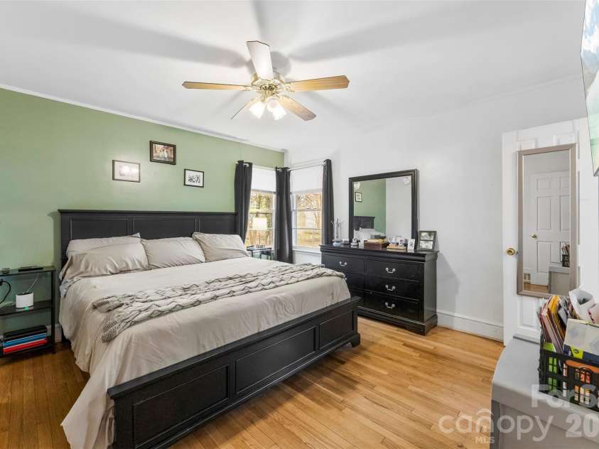 210 Avondale Drive, Lexington, NC 27295.  MLS# CAR4353963, YatesRealty ID 3143. 