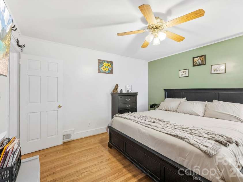 210 Avondale Drive, Lexington, NC 27295.  MLS# CAR4353963, YatesRealty ID 3143. Primary