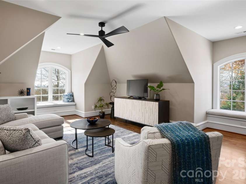 316 Braeside Court, Asheville, NC 28803.  MLS# CAR4198099, YatesRealty ID 3143. Bonus/ flex space on upper level 