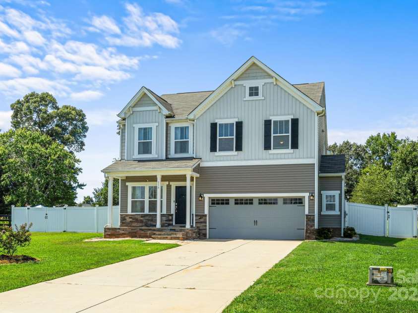 116 Dublin Court, Statesville, NC 28677.  MLS# CAR4286940, YatesRealty ID 31430. 
