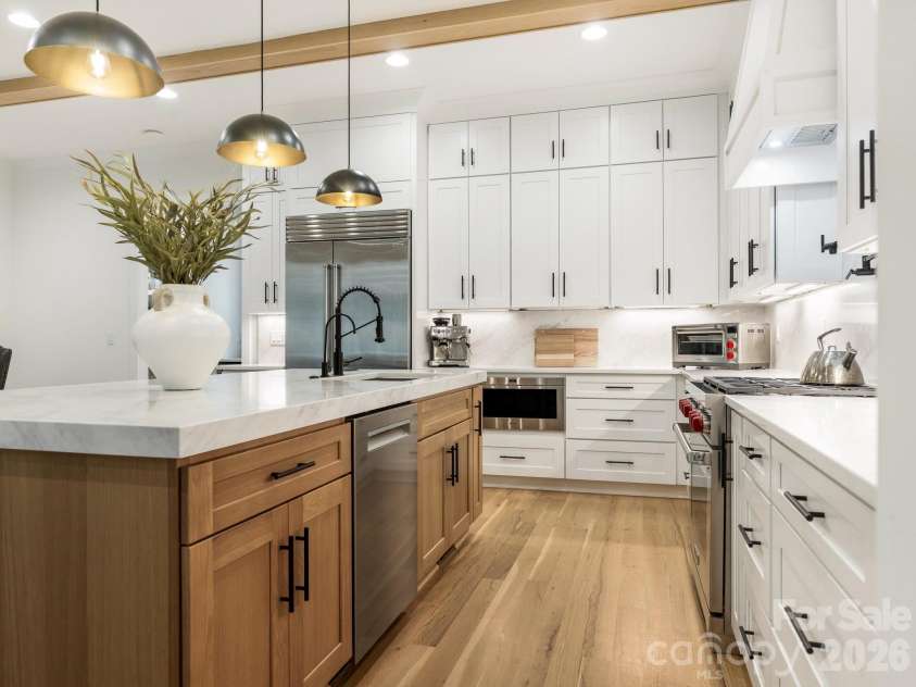 3601 Woody Grove Lane, Charlotte, NC 28210.  MLS# CAR4380181, YatesRealty ID 31430. Kitchen