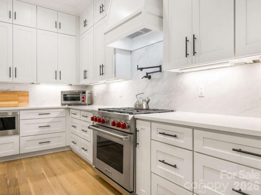 3601 Woody Grove Lane, Charlotte, NC 28210.  MLS# CAR4380181, YatesRealty ID 31430. Kitchen
