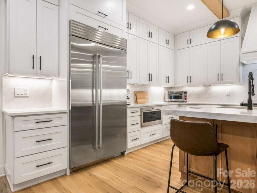 3601 Woody Grove Lane, Charlotte, NC 28210.  MLS# CAR4380181, YatesRealty ID 31430. Kitchen