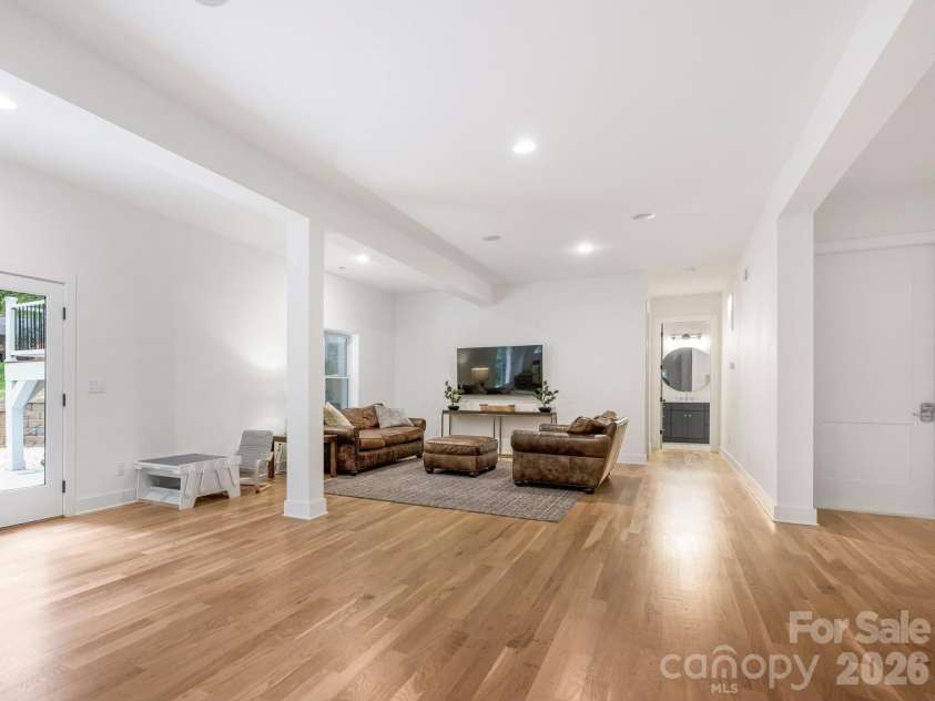3601 Woody Grove Lane, Charlotte, NC 28210.  MLS# CAR4380181, YatesRealty ID 31430. Lower Level Bonus