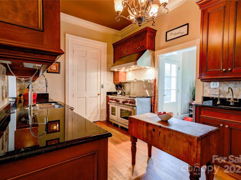 110 Gaston Street, Kings Mountain, NC 28086.  MLS# CAR4273043, YatesRealty ID 31433. Kitchen