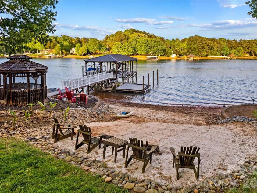 785 Kemp Road, Mooresville, NC 28117.  MLS# CAR4370941, YatesRealty ID 31433. 