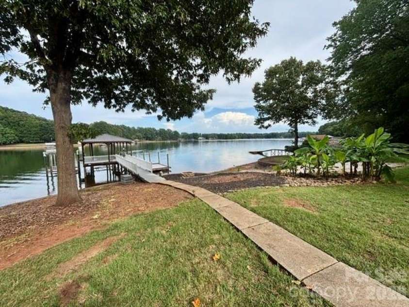 785 Kemp Road, Mooresville, NC 28117.  MLS# CAR4370941, YatesRealty ID 31433. 