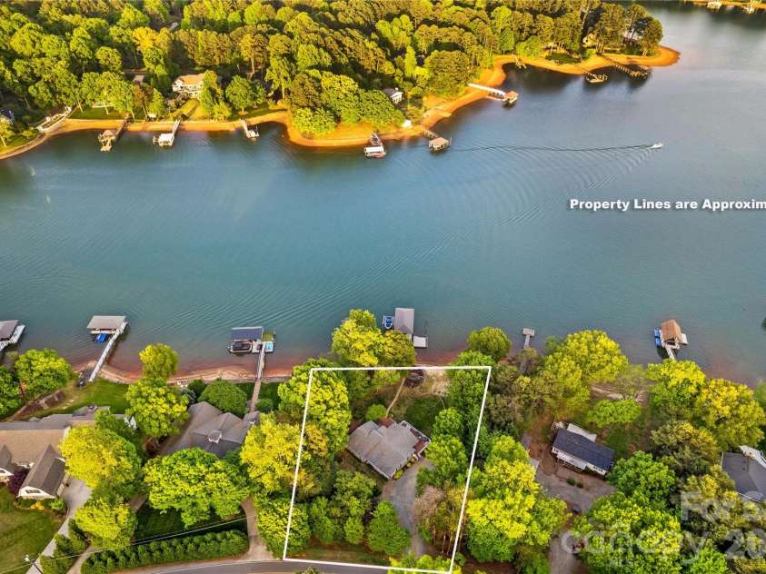 785 Kemp Road, Mooresville, NC 28117.  MLS# CAR4370941, YatesRealty ID 31433. LOCATION