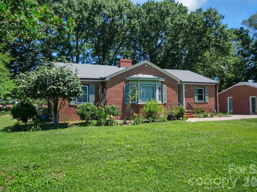 712 Home Trail, Gastonia, NC 28052.  MLS# CAR4392728, YatesRealty ID 31434. 