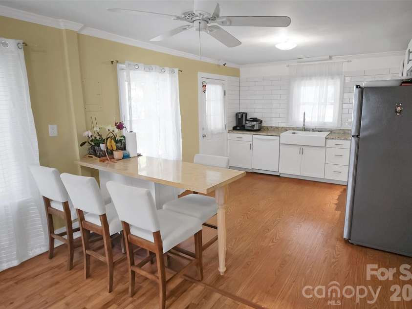 712 Home Trail, Gastonia, NC 28052.  MLS# CAR4392728, YatesRealty ID 31434. 