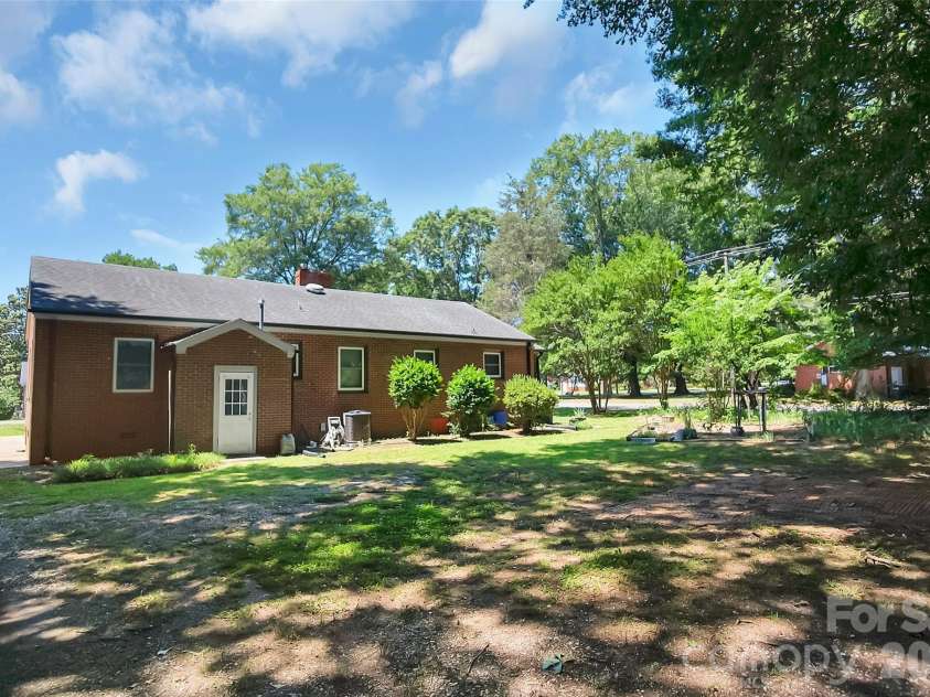 712 Home Trail, Gastonia, NC 28052.  MLS# CAR4392728, YatesRealty ID 31434. 