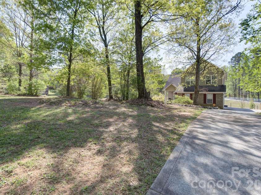 115 Park Vista Drive, Troutman, NC 28166.  MLS# CAR4347343, YatesRealty ID 31435. 