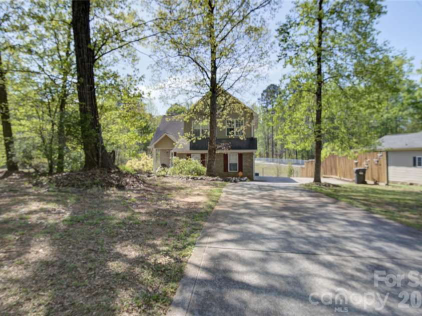 115 Park Vista Drive, Troutman, NC 28166.  MLS# CAR4347343, YatesRealty ID 31435. 