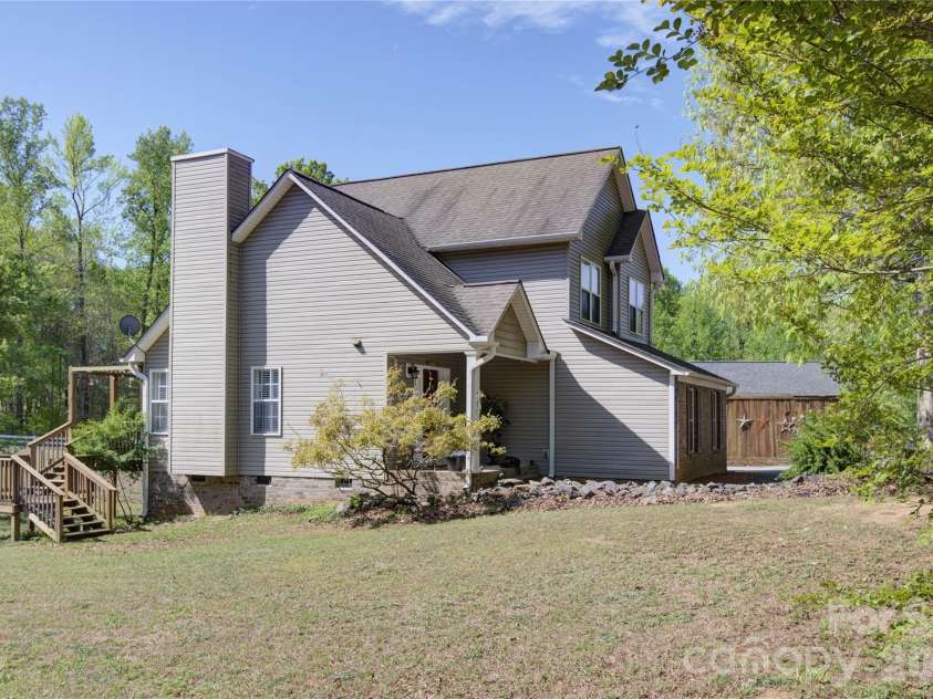 115 Park Vista Drive, Troutman, NC 28166.  MLS# CAR4347343, YatesRealty ID 31435. 