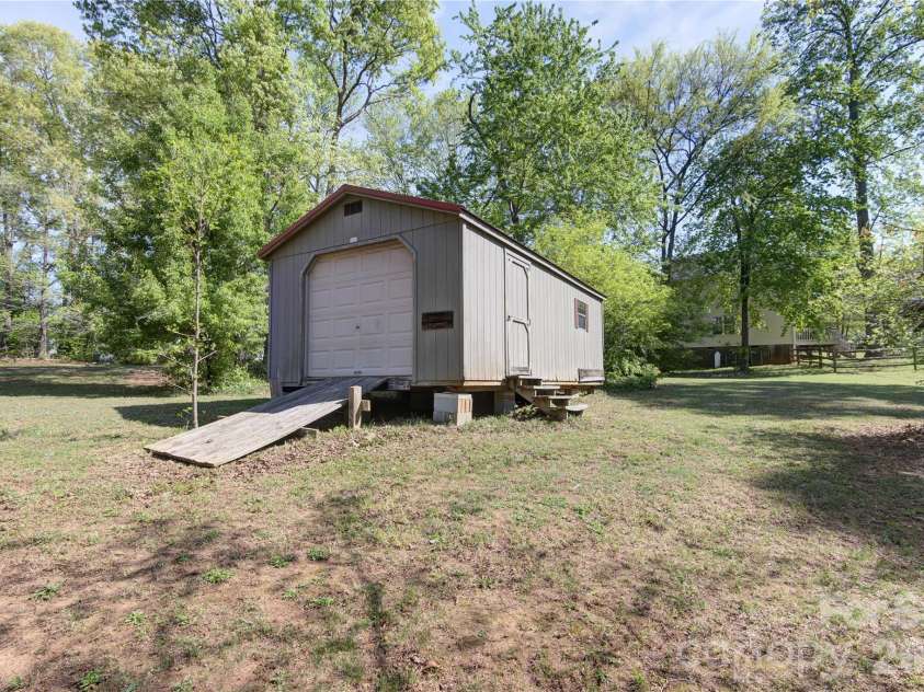 115 Park Vista Drive, Troutman, NC 28166.  MLS# CAR4347343, YatesRealty ID 31435. 