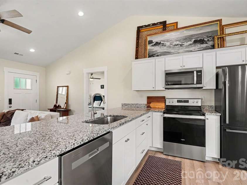 108 Marion Street, Lancaster, SC 29720.  MLS# CAR4391774, YatesRealty ID 31436. Stainless appliances