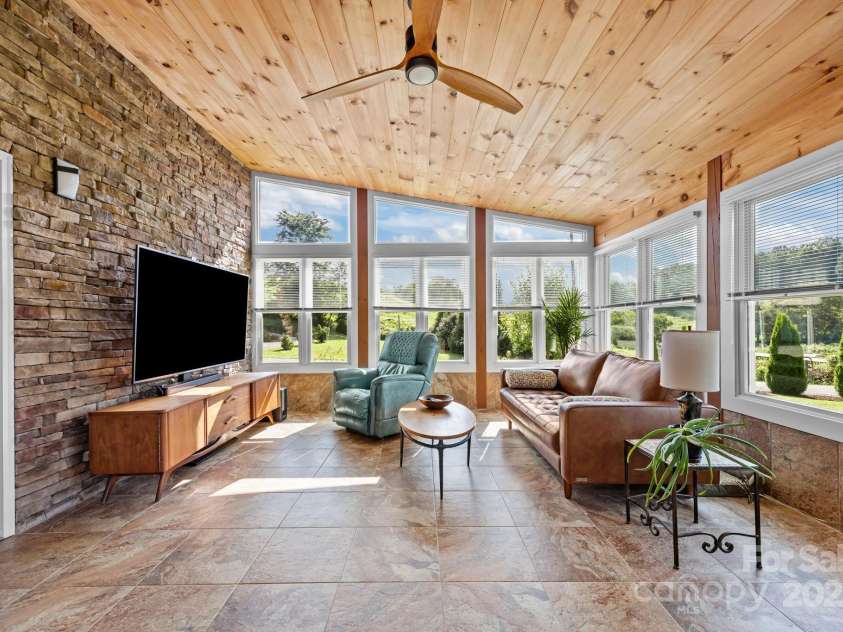 593 Buck Ridge Road, Waynesville, NC 28785.  MLS# CAR4288418, YatesRealty ID 31437. 