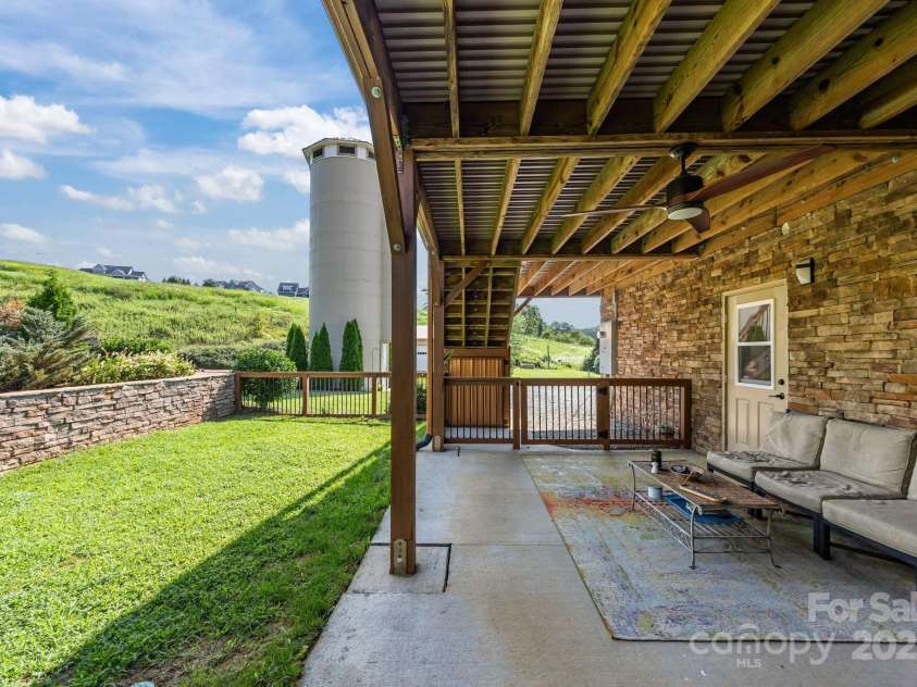 593 Buck Ridge Road, Waynesville, NC 28785.  MLS# CAR4288418, YatesRealty ID 31437. 