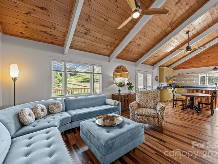 593 Buck Ridge Road, Waynesville, NC 28785.  MLS# CAR4288418, YatesRealty ID 31437. 