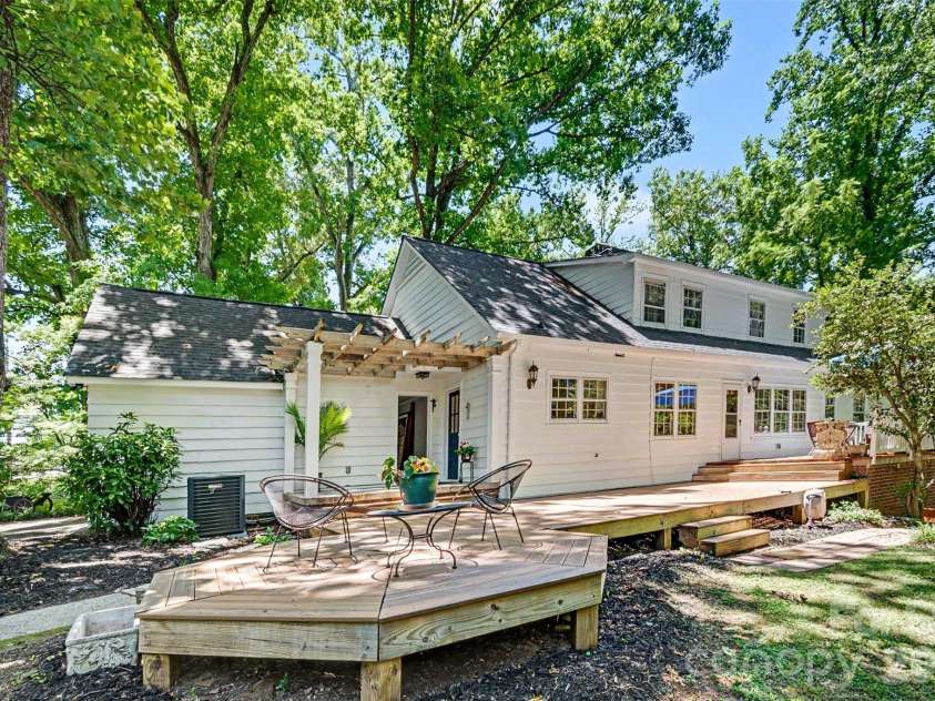 613 Ridge Street, Kings Mountain, NC 28086.  MLS# CAR4390159, YatesRealty ID 31438. 