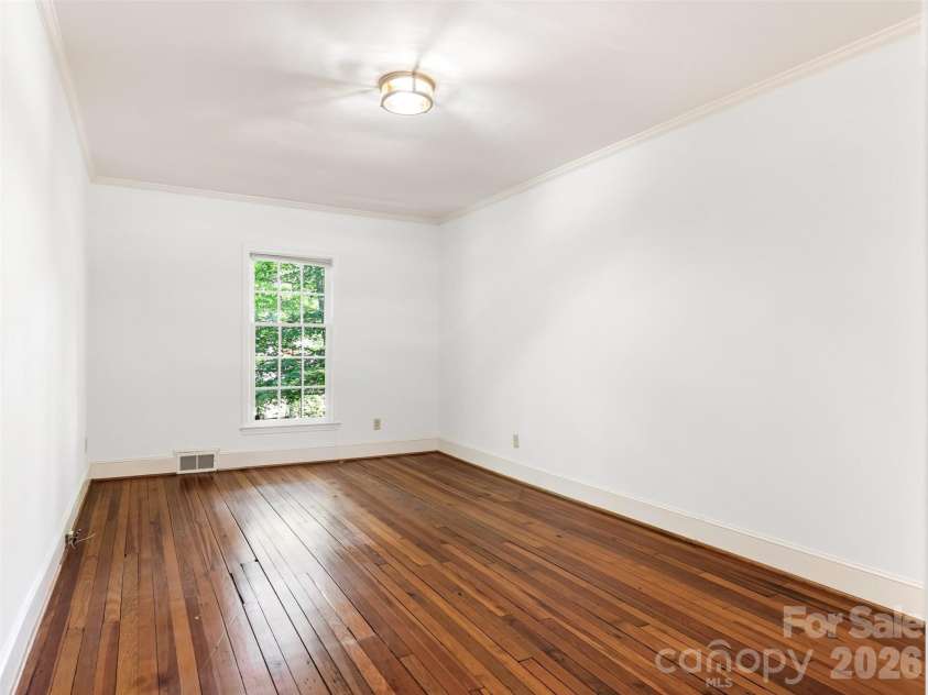 350 Shasta Lane, Charlotte, NC 28211.  MLS# CAR4394531, YatesRealty ID 31439. 