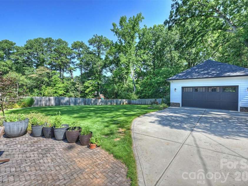 1241 Heather Lane, Charlotte, NC 28209.  MLS# CAR4391478, YatesRealty ID 31440. 2 Car Garage