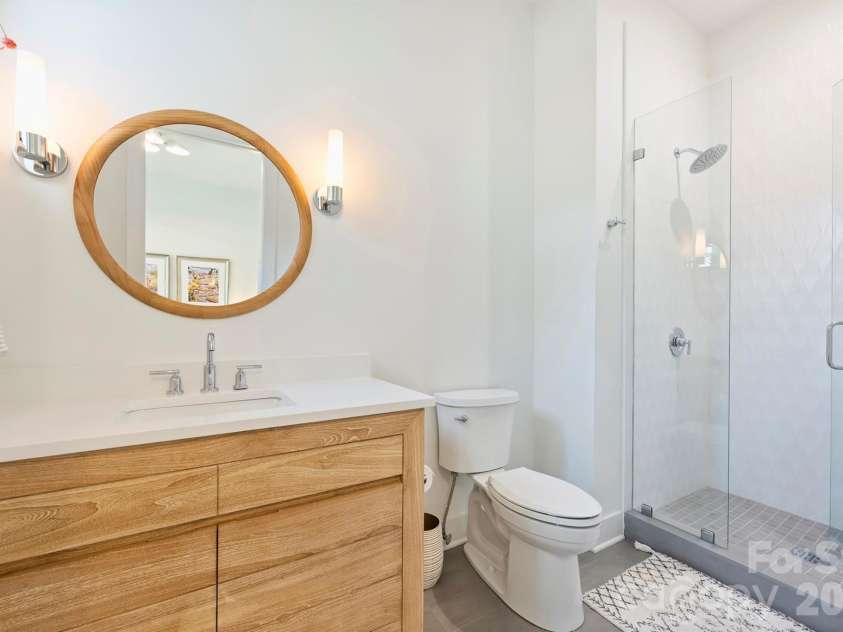 1241 Heather Lane, Charlotte, NC 28209.  MLS# CAR4391478, YatesRealty ID 31440. Bathroom #2