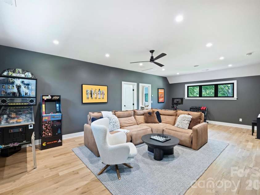 1241 Heather Lane, Charlotte, NC 28209.  MLS# CAR4391478, YatesRealty ID 31440. Bonus Rm