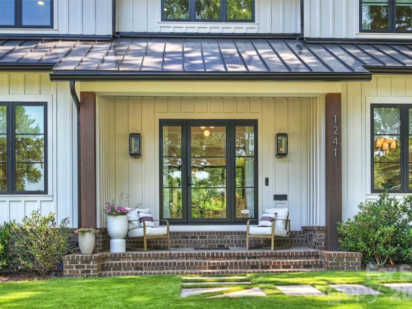1241 Heather Lane, Charlotte, NC 28209.  MLS# CAR4391478, YatesRealty ID 31440. Front Porch