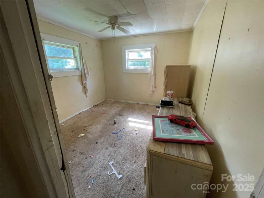 3523 Walker Circle, Lenoir, NC 28645.  MLS# CAR4286322, YatesRealty ID 31440. 