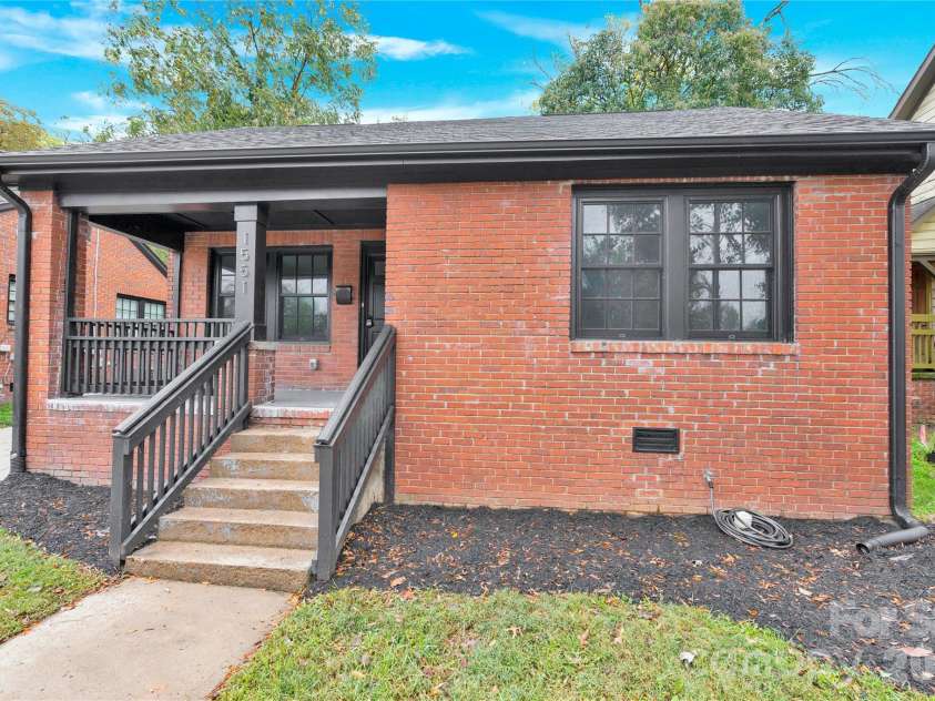 1551 Merriman Avenue, Charlotte, NC 28203.  MLS# CAR4394840, YatesRealty ID 31443. 