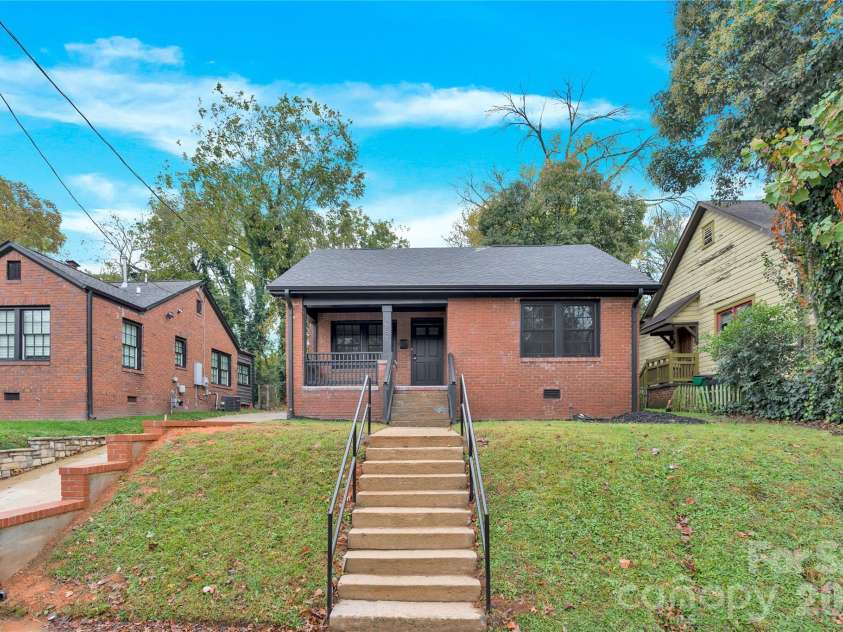 1551 Merriman Avenue, Charlotte, NC 28203.  MLS# CAR4394840, YatesRealty ID 31443. 
