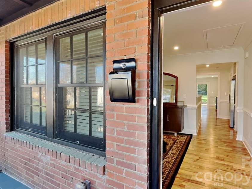1551 Merriman Avenue, Charlotte, NC 28203.  MLS# CAR4394840, YatesRealty ID 31443. 