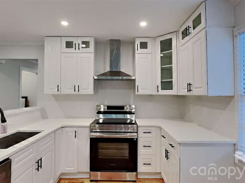 1551 Merriman Avenue, Charlotte, NC 28203.  MLS# CAR4394840, YatesRealty ID 31443. 