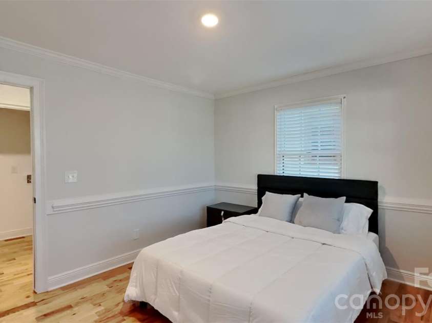 1551 Merriman Avenue, Charlotte, NC 28203.  MLS# CAR4394840, YatesRealty ID 31443. 