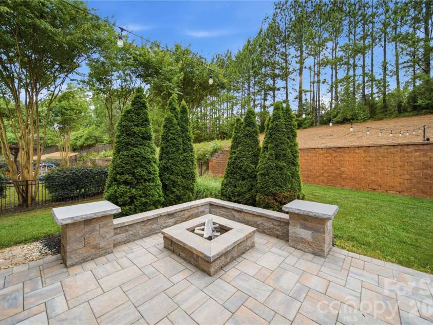 963 Rock Forest Way, Fort Mill, SC 29707.  MLS# CAR4394897, YatesRealty ID 31444. 