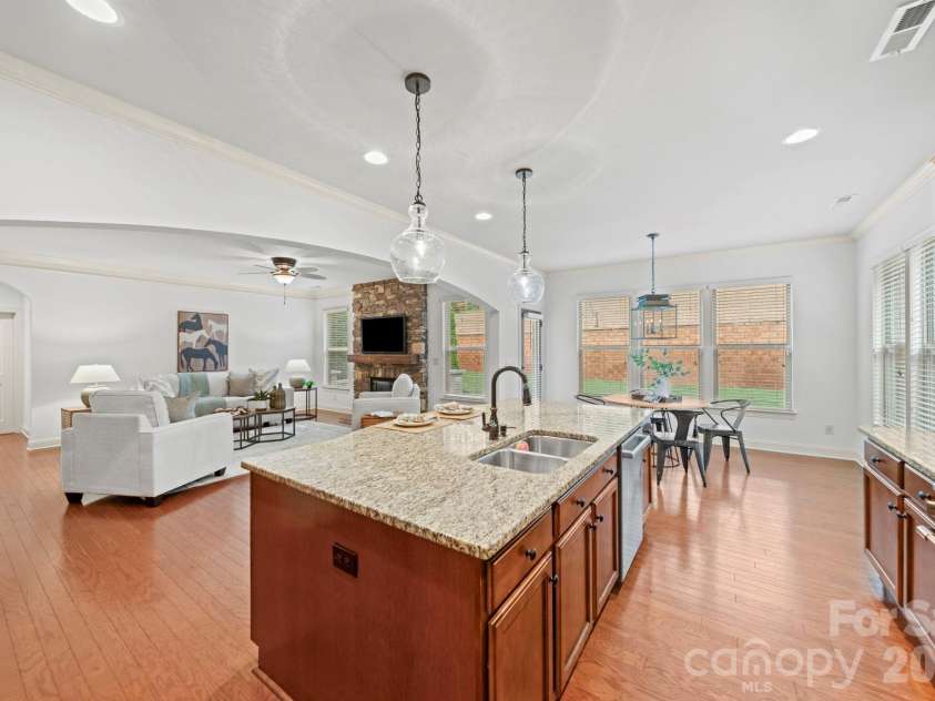 963 Rock Forest Way, Fort Mill, SC 29707.  MLS# CAR4394897, YatesRealty ID 31444. 