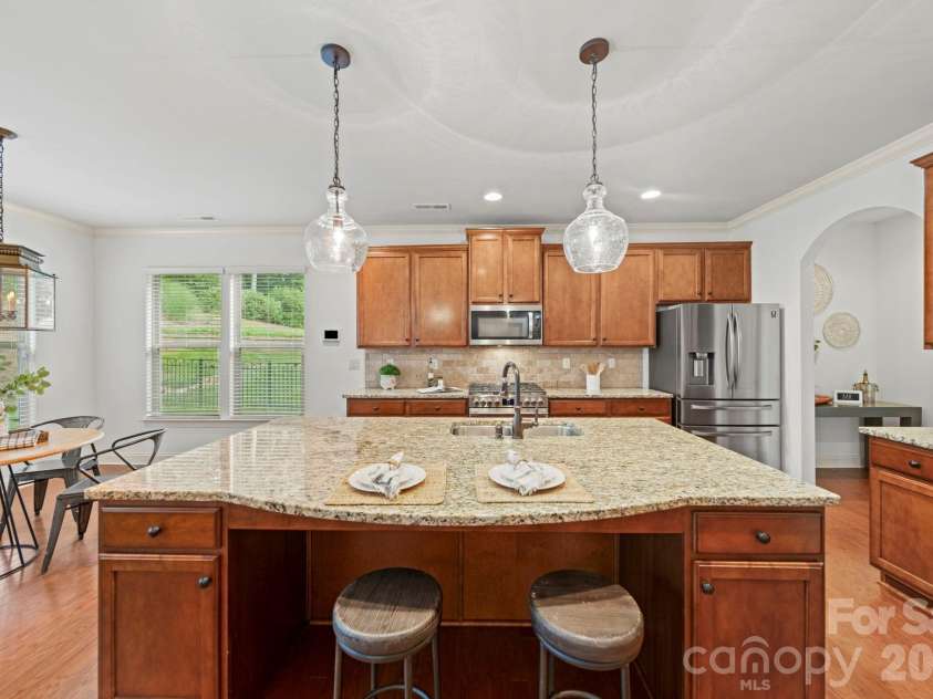 963 Rock Forest Way, Fort Mill, SC 29707.  MLS# CAR4394897, YatesRealty ID 31444. 